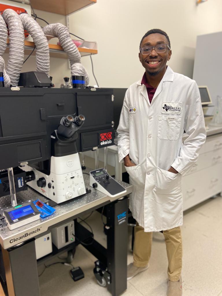 AdamHeritier's tweet photo. Sourire de joie! J'ai passé mon examen de qualification pour le doctorat en Génie Biomedical et Médecine. Mes travaux sur la communication entre le cerveau et le système immunitaire ont été approuvés. #GloireàDieu 🇨🇩🇨🇩
@ScienceRDC @BuildWakanda243 @central_sage @JMEsole https://t.co/J2tLhBgpok