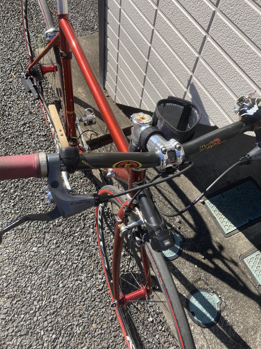 EZdgm's tweet photo. ブレーキレバーとグリップは、交換すると思われるが今年は、この仕様で乗ることにしよ(*^^*)
#ANCHOR #EASTON ##XSHIFTER #PROMAX #SHIMANO #DURAACE #ULTEGRA #CATEYE https://t.co/EVKxG1uGZ2