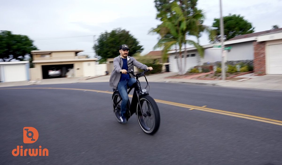 dirwinbike's tweet photo. Ride out for a drink with friends~~ Friday is coming~~
#dirwinbike #electricbike #fatbike #mtb #bikes #mountainbike #easytoride #allterrain #travel https://t.co/1yMixKWeQh