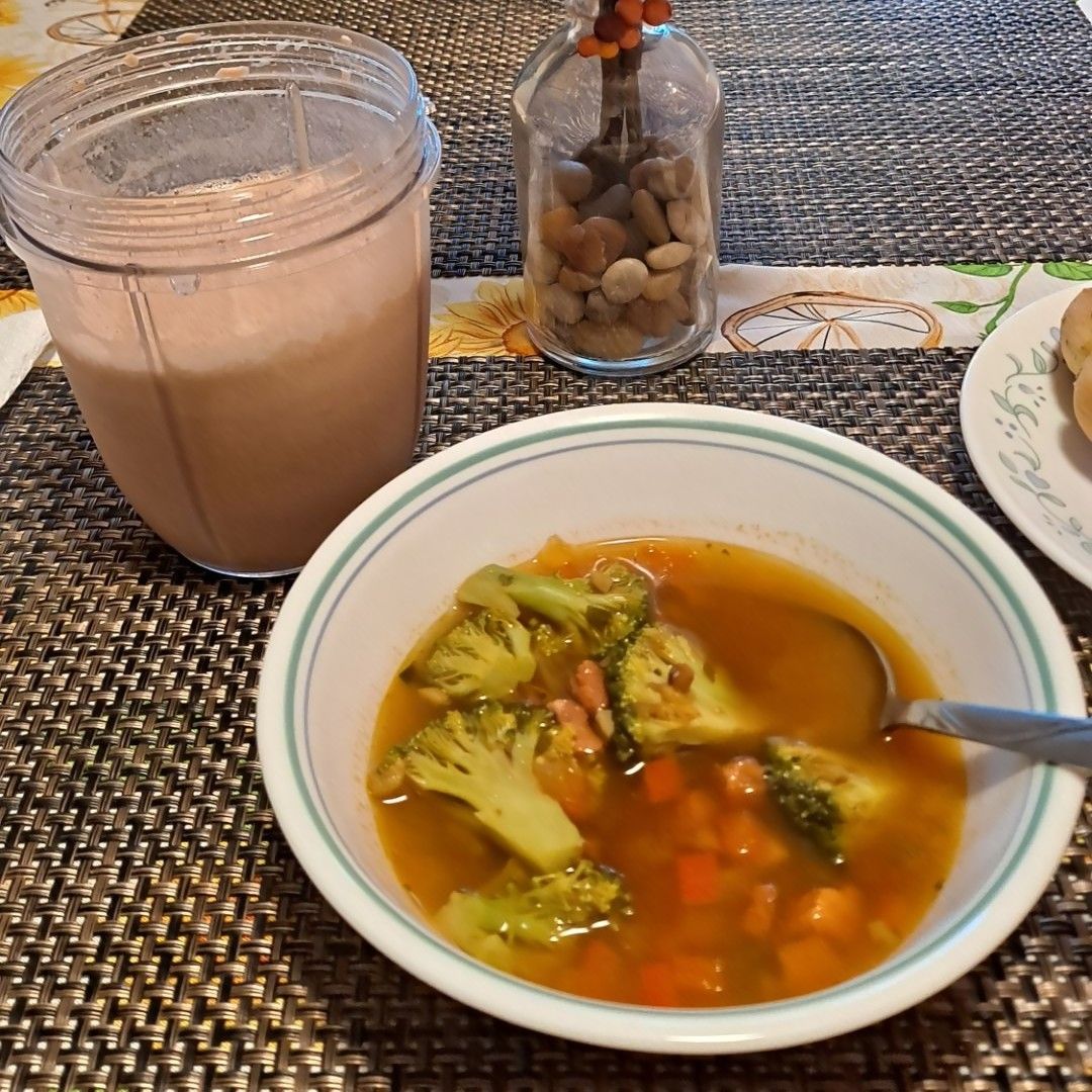 Nan_8129's tweet photo. This almond milk is so good with my shake https://t.co/cWQ0O30Dz9 https://t.co/WXJoi7iaUQ