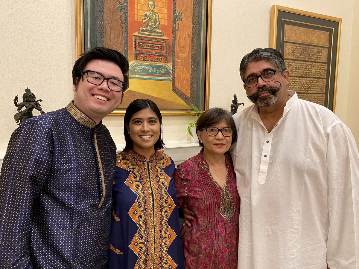 robot_on's tweet photo. Happy Diwali, internet-friends!
🪔💗🤖 https://t.co/cvMqC9H3e4