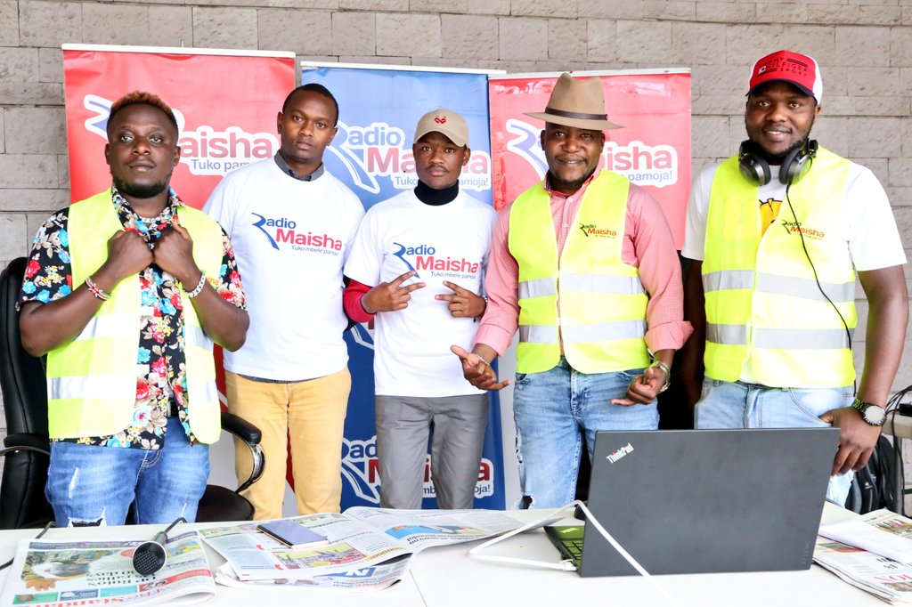 radiomaisha's tweet photo. Tuko @SouthfieldMall for #MaishaConcertFriday. Come through. We have some goodies courtesy of Iris Dental Clinic, Smart Gyms &amp; Jaytee Executive Barber and Salon. https://t.co/0zchxfxIUs