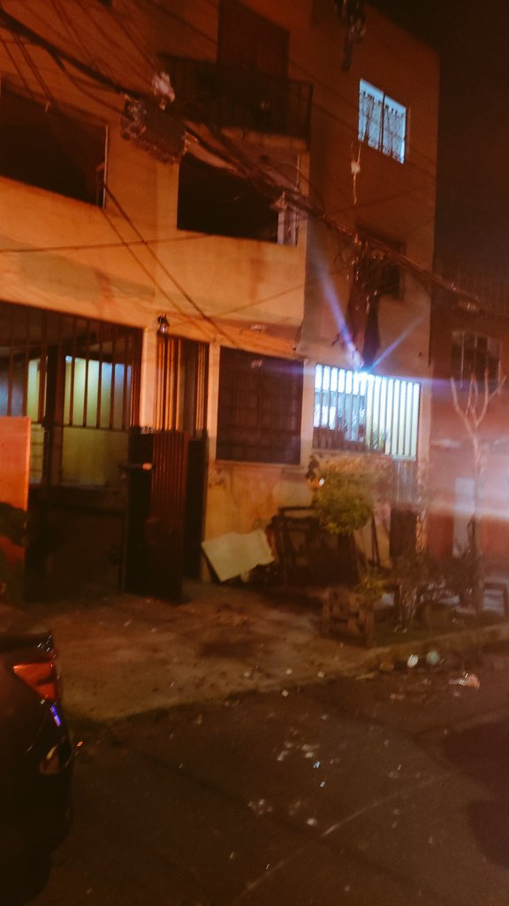 BookerCDMX's tweet photo. ⚠️Explosión⚠️
Explosión sobre Cucurpe casi esq Roa Barcenas dos personas resultan lesionadas trasladadas a hospital cercano.
@Soymemomartinez @DuqueMemo @ahoramasoficial @alertasurbanas @87punto3 @vkapao13 @p3drohz45 https://t.co/oXgVbevTRX