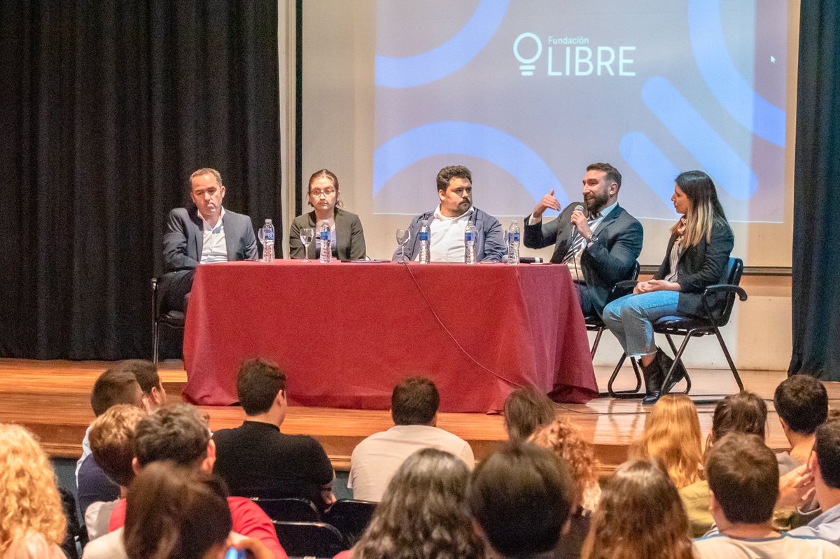 Increíble evento de la @fundlibre "las consecuencias del aborto" junto a <a href="/fraoneto/">Francisco Oneto</a> , <a href="/AnaBelenMarmora/">Ana Marmora</a> , <a href="/lucascrear/">Lucas Fiorini⭐️⭐️⭐️</a> , Lupe Batallán y <a href="/alexbeglenok/">Alexander Beglenok</a> . Hicimos unas lindas entrevistas en el stand de <a href="/AltMediaOK/">Alt Media</a> y <a href="/BuenaDataOK/">Buena Data</a>