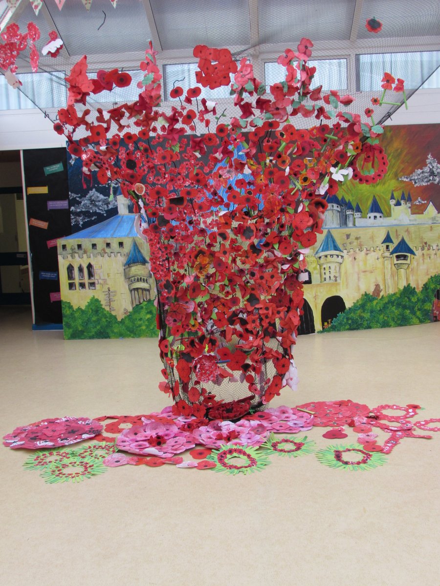 The children have been creating poppies and pictures for remembrance this week. We will remember them.