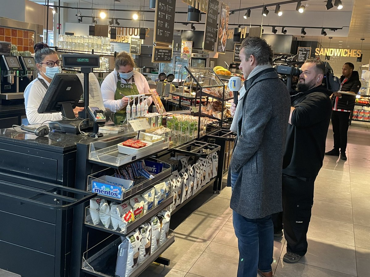 L1 bij <a href="/laplace/">La Place</a> Outlet Roermond, interview met <a href="/OpenhiringNL/">OpenHiring® programma</a> medewerker die vorige maand is gestart. Leuk team! (En nog een vacature open!)