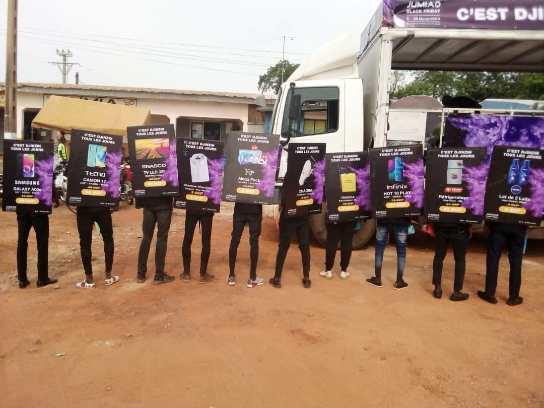 JumiaCI's tweet photo. #JumiaCI se #rapproche encore plus des #Ivoiriens! La caravane #JumiaBlackFriday fait le #tour des #villes de l'intérieur du pays pour #célébrer avec les populations!
Retour en image à #Korhogo ⤵
#ecommerce #JumiaCI #event #Celebrations https://t.co/mbnAE5VKar