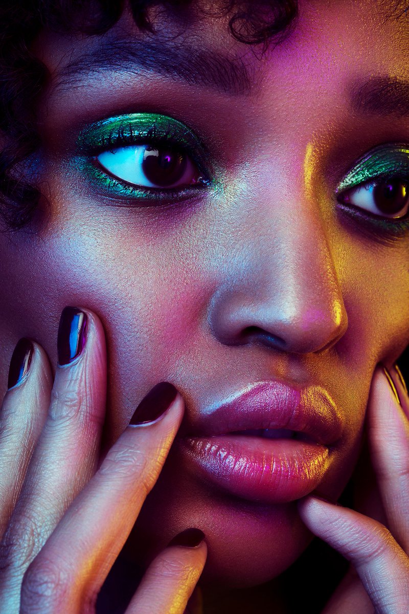 4 LIGHTS + 3 COLOUR GELS = 🌈🌈🌈
Model Lee Estelle <a href="/MiLKMANAGEMENT/">MiLK MANAGEMENT</a>, mua <a href="/tamaratott/">Tamara Tott</a>, nails Kimberley Nkosi. Lit using <a href="/profoto/">Profoto</a>