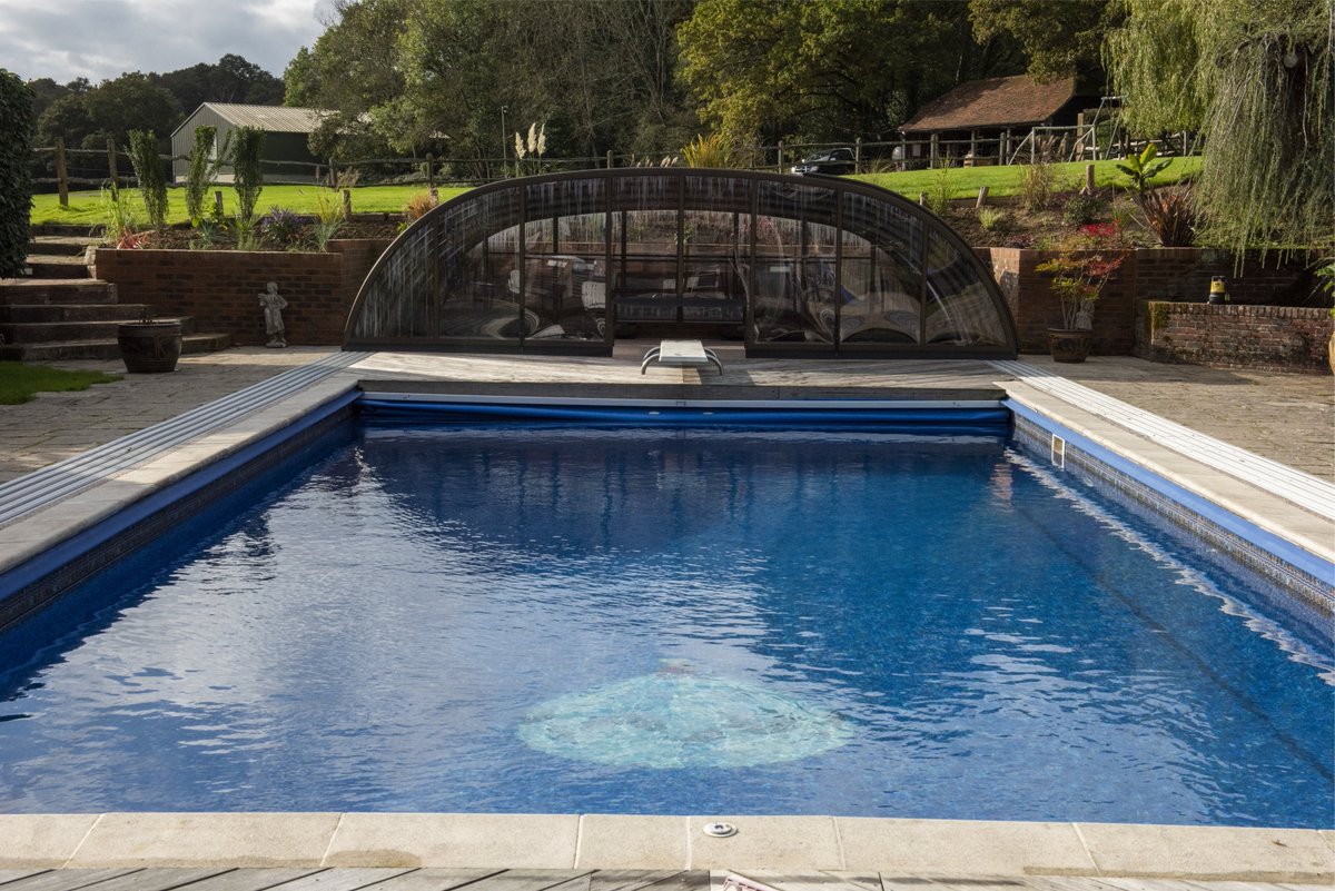 AlukovUK's tweet photo. One of Alukov UK most successful installation in 2021 in West Sussex, TROPEA progress telescopic swimming pool enclosure.
A job very well done 👍😍
https://t.co/XDWqgs540D https://t.co/eWpG35ff9i