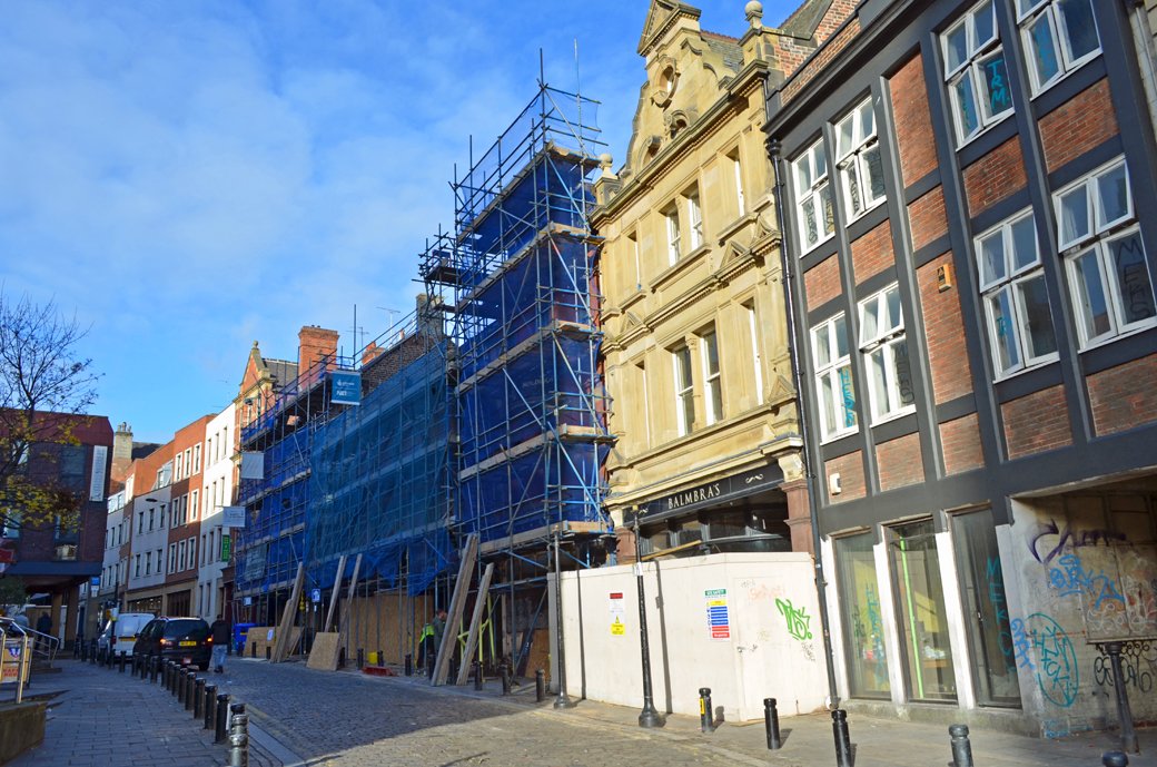 TyneSnapper's tweet photo. #newcastleupontyne Cloth Market - Work progressing on the Cloth Market range from Balmbra's to Koh-I-Noor - photographed 10th November 2021. https://t.co/7NQUQ3R0p7