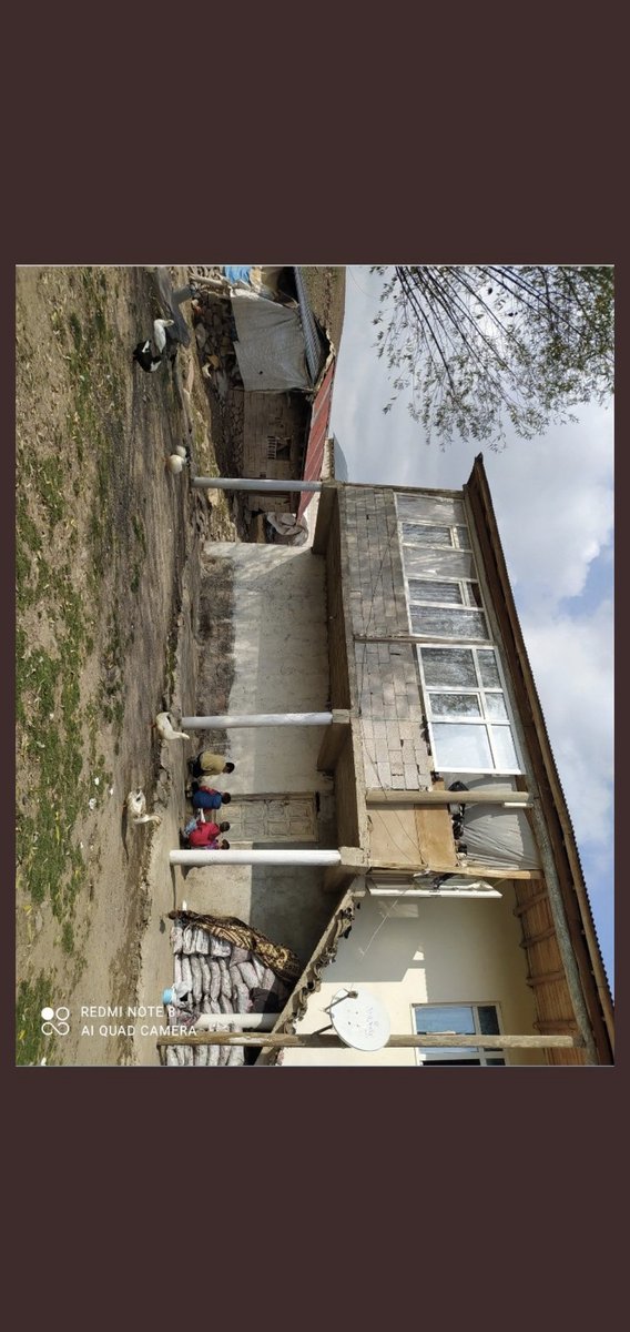 Talihsiz sekilde vefat eden ögretmen kardeşimiz Beşiktaslı
Bu hayatın haksızlığı ile bu dünyadan gitti
Ailesi zor durumda oldugu için insaatlara çalısmaya girmiş
Beşiktas kulubu ve hayır severleri geride kalanlara umarım el uzatır
Beşiktas ailedir diyorsak şimdi tam zamanı