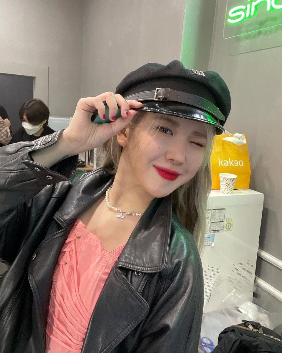 yerinbgallery's tweet photo. ↳ instagram update ; 211112
#yerinbaek #baekyerin #백예린 https://t.co/gQertVMESe