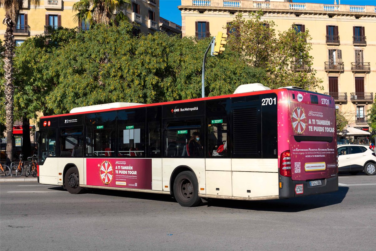 SEReumatologia's tweet photo. La campaña 'A ti también te puede tocar' ha llegado a #Barcelona. Seguimos dando visibilidad a las #ERAS y la importancia de su diagnóstico precoz. #LaSaludNoEsUnJuego #Lupus #Sjögren #Esclerodermia #vasculitis #Beçhet #polimiositis https://t.co/E6nhCN4hrF