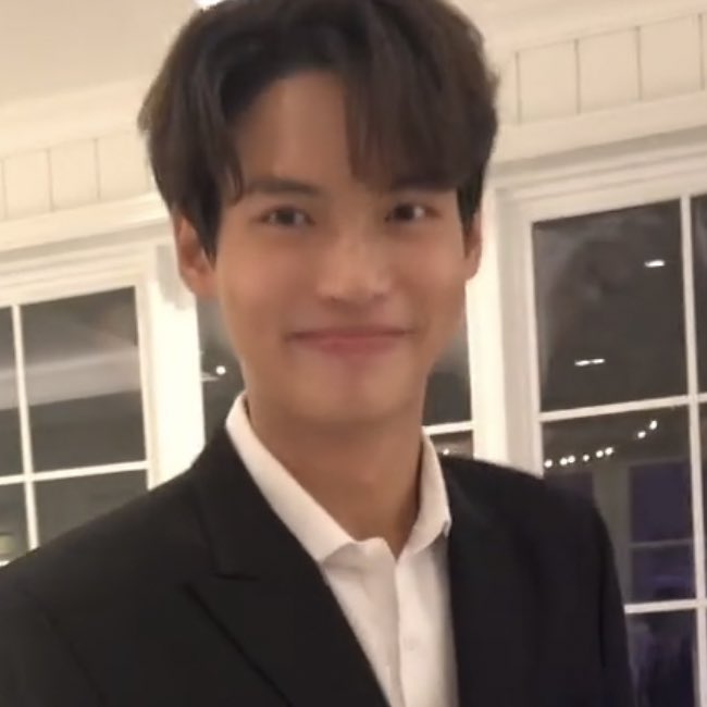 𝐒𝐚𝐥. tweet media