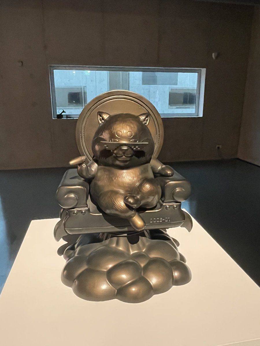 tengyanAI's tweet photo. Had a great time at the #RightClickandSave digital art exhibition with @m_goes_distance @nifteex.  It truly brought out the beauty of the fidenzas. 😍

And my fav: doge to the moon

Absolutely wonderful hosts 
@coinhako and team https://t.co/JL3TZ45hQd