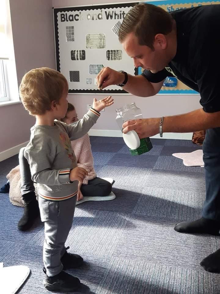Take a look at the photographs from our Growing Talk session this afternoon.

The children enjoyed taking part in the 'listening' activities and learned how to wait patiently for their turn.
#growingtalk #moorendsfamilyhub #doncasterisgreat #Moorends #Thorne