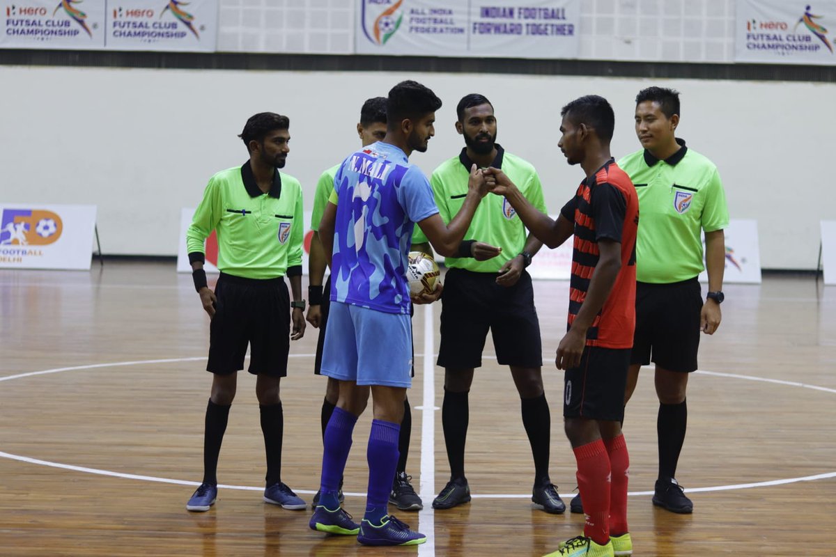 IndianFootball's tweet photo. KICK-OFF!!! The second semi-final of the Hero Futsal Club Championship is underway πβ½πͺπ
DFC 0οΈβ£ - 0οΈβ£ MFC
Watch π https://t.co/2Fjk2e297V
#DFCMFC βοΈ #HFCCπ #IndianFootball β½ https://t.co/MWAZuhoEf3