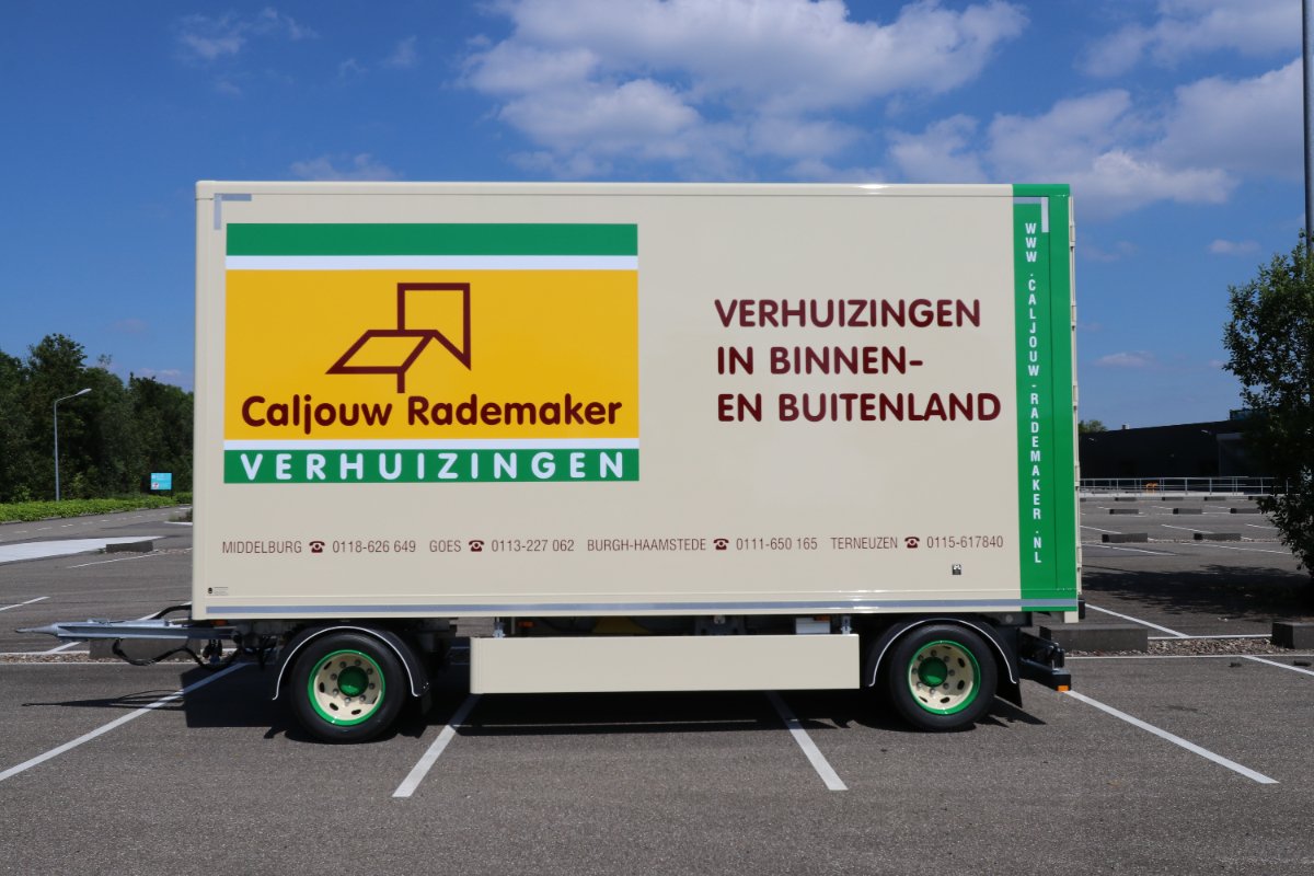 elenbaas_nl's tweet photo. Opzoek naar een verhuizer? We voor Caljouw Rademaker Verhuizingen uit Middelburg een totaal pakket geleverd. Zowel de gegalvaniseerde aanhangwagen, de traditionele opbouw als het spuitwerk en bestickering. Foto's van dit project kun je bewonderen op: https://t.co/gF29SRDqN7 https://t.co/0YyHWKVUIE