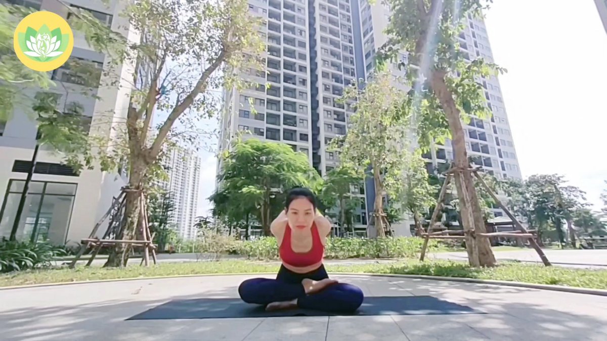 10'Yoga for beginners everyday 
youtu.be/3DucM6aRijk