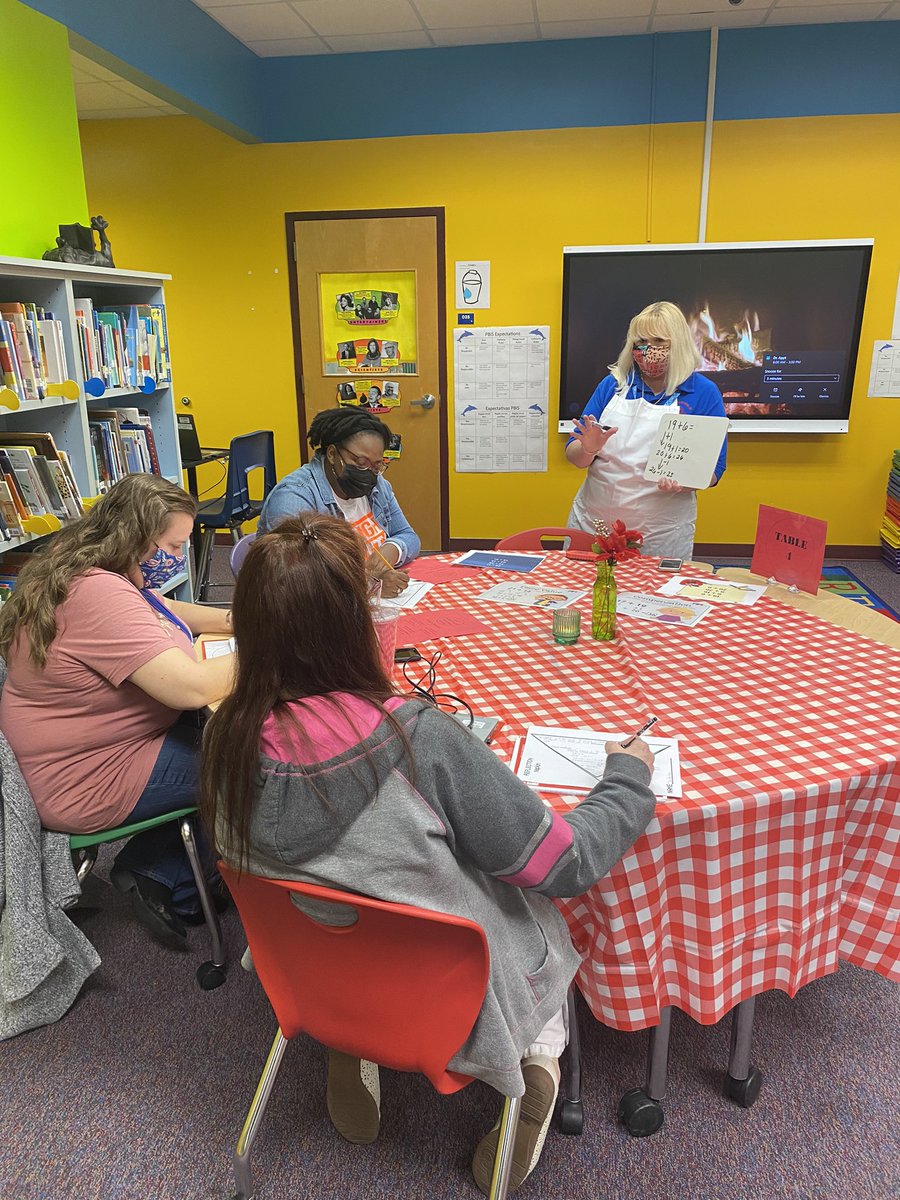 karprice's tweet photo. The teacher leaders at MLK are facilitating a Number Talks Math Strategies Tasting.  #ItsAGreatDayAtMLK #mcsdcentral #leadersgrowleaders https://t.co/o1sM2eWUcc