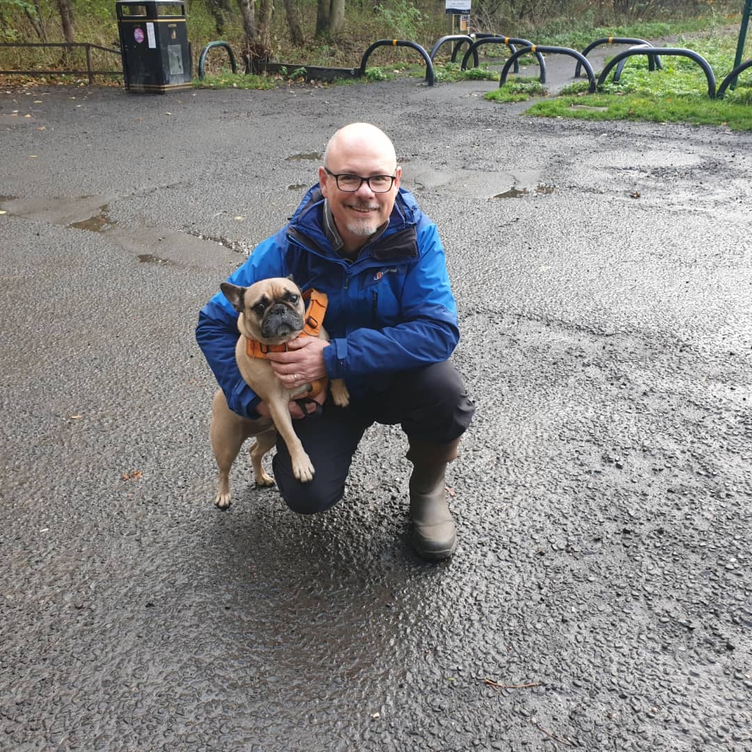 It's our dear old friend Ollie's 7th birthday today. He brought a bag of treats for his friends and had a lovely walk with the gang. Happy birthday Ollie!