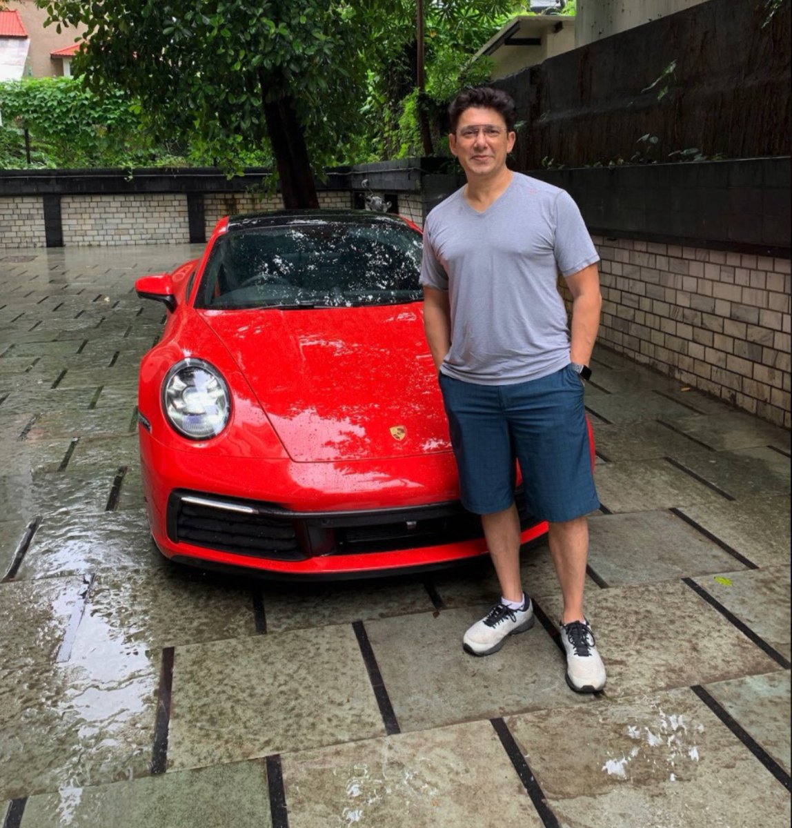 DoctorNene's tweet photo. What a study in form and function. Red is definitely my color... #FridayFeels #FearlessFriday #FollowFriday #FF #FeatureFriday #WeekendToy #FridayFun #FridayNight #TGIF https://t.co/14E5qxFhb5