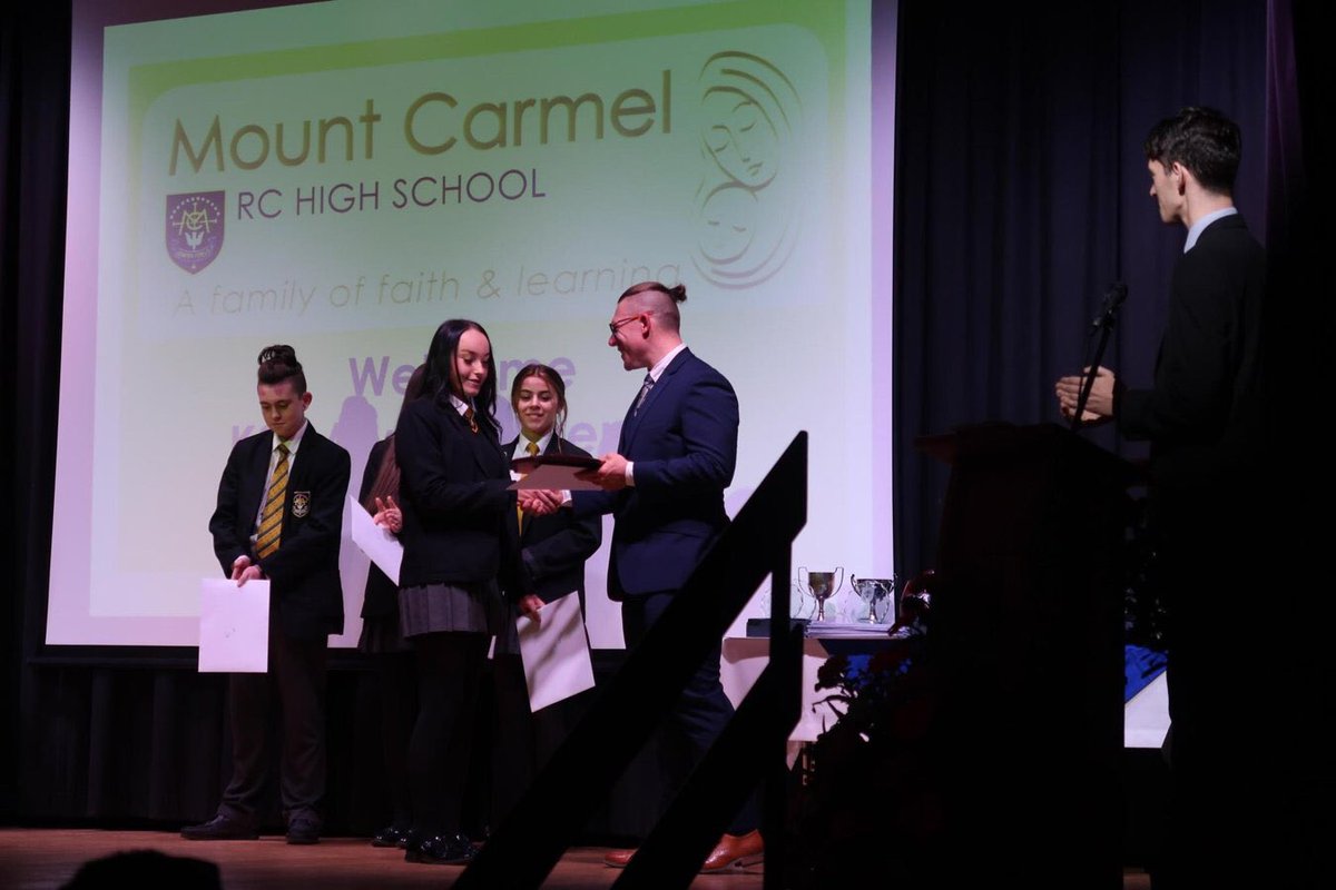 mccareers1's tweet photo. Fantastic turnout for @MountCarmelHigh Awards Evening last night, it was great to present @DofE Bronze certificates to the Y12s and the Duke of Edinburgh Trophy to Morgan &amp; Louis and DofE Resilience Award to Emily. Well done all! #TeamMC #DofE https://t.co/dQelT24Vd9