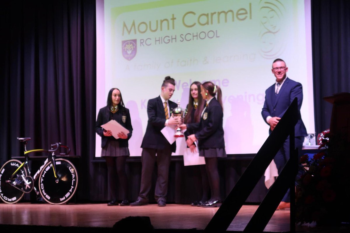 mccareers1's tweet photo. Fantastic turnout for @MountCarmelHigh Awards Evening last night, it was great to present @DofE Bronze certificates to the Y12s and the Duke of Edinburgh Trophy to Morgan &amp; Louis and DofE Resilience Award to Emily. Well done all! #TeamMC #DofE https://t.co/dQelT24Vd9