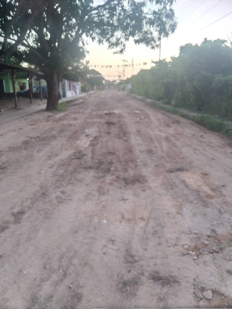 AlcaldiRGElorza's tweet photo. El Gobierno Municipal de Rómulo Gallegos encabezado por el Alcalde @SolfredissPSUV continúan los trabajos de patroleos en diferentes sectores de la población de Elorza, ayer le correspondió al sector 19 de Marzo y hoy en horas de la tarde sigue en Valle verde. https://t.co/JBnamusQSL