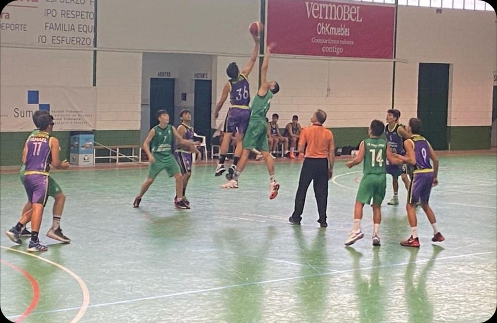 CBTeixereta's tweet photo. El Cadete Masculino A, Nivel 2 Grupo H, juega el sábado a las 13:00 en el Poli ante @FundLucentum Blanco con la lucha por el liderato en juego. 
Ambos equipos están invictos, los capitalinos son líderes por average (+88 frente al +59 nuestro), en un grupo muy igualado. https://t.co/y076nWD0R2