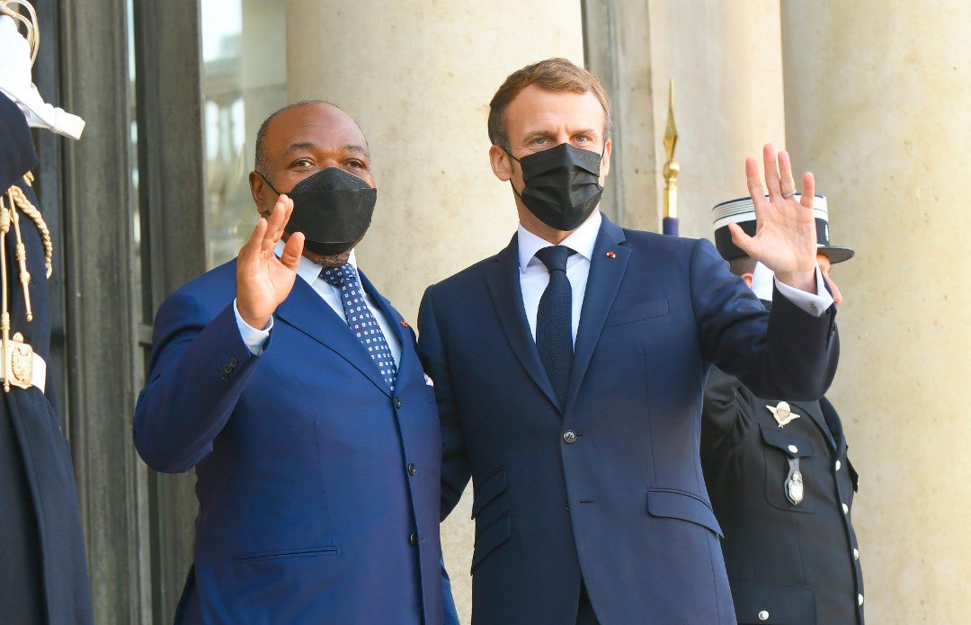 Ravi d'avoir échangé avec le Président <a href="/EmmanuelMacron/">Emmanuel Macron</a> que j'ai remercié pour son accueil très amical et chaleureux ce jour à l'<a href="/Elysee/">Élysée</a>.
Historiquement forte, la relation entre le #Gabon &amp; la #France l'est d'autant plus aujourd'hui que nous partageons nombre de combats en commun.