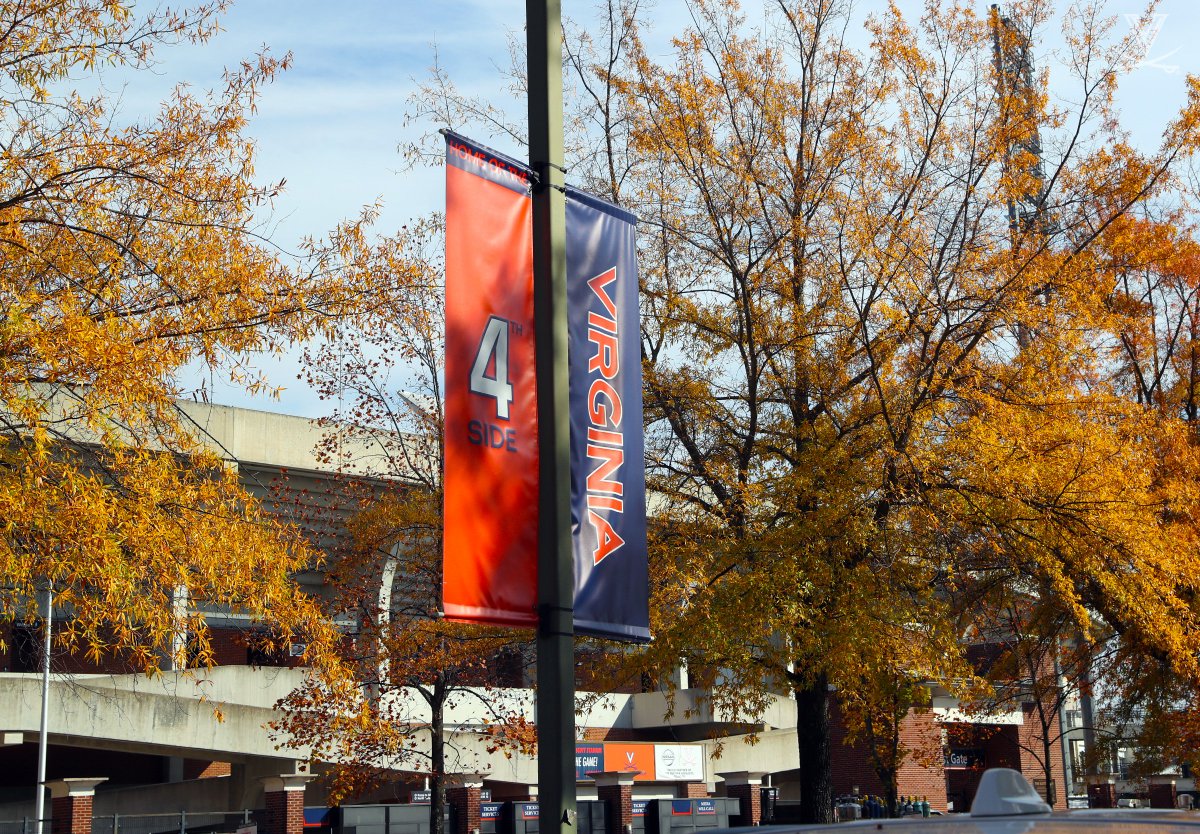 VirginiaSports's tweet photo. 🍂 Falling in love with Grounds this time of the year!
 
#GoHoos https://t.co/OxGHz2d8rv