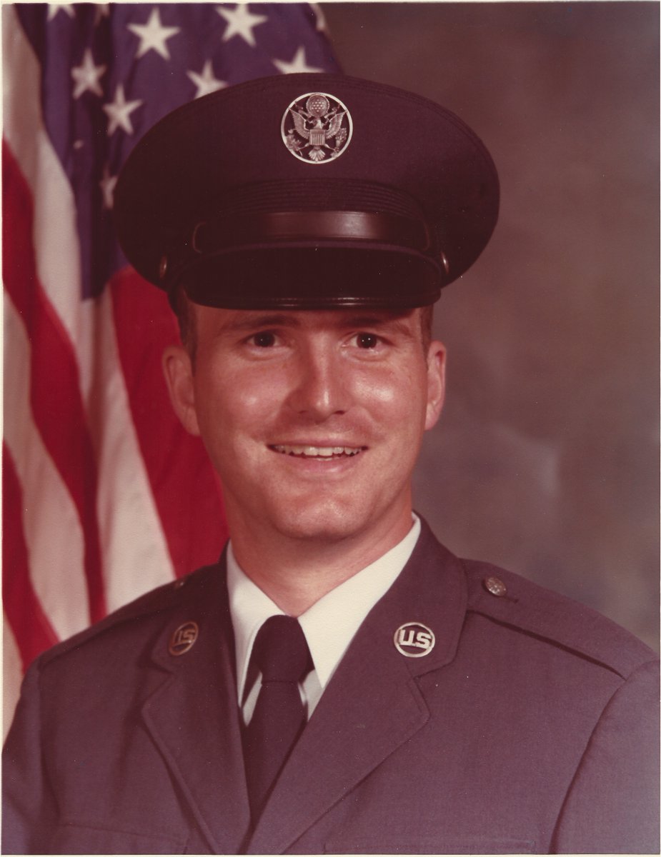 samdeankeel's tweet image. This is May 1980 @LacklandAFB during USAF Basic Training. The thought in my mind at the moment, "What did I get myself into?" The USAF taught me how to #read #write #howtotakenotes #solveproblems #criticalthinking #tobearesponsibleadult #grateful