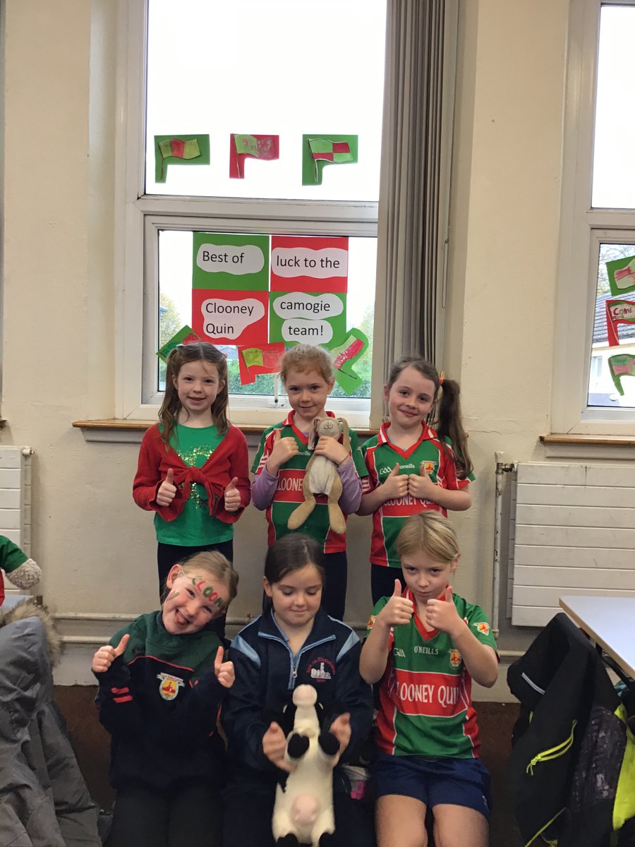Ms_Power1's tweet photo. @ns_quin Rang 1 agus 2 dressed up in support of Clooney Quin camogie team who are playing in the intermediate final tomorrow💚❤️ https://t.co/eAgkYo2Bqu