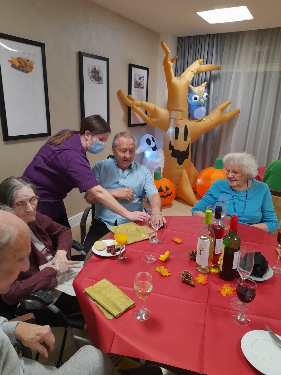 Mayflower_Court's tweet photo. Lovely Cheese &amp; Wine Evening with a Quiz, lots of fun..#funevening #cheeses #quiz #carers #eveningactivity #dementia #carejobs #makingmemories @AnchorLaterLife @carehome_co_uk @Mayflower_Court  @AnchorJobs https://t.co/HMn3bl31OY