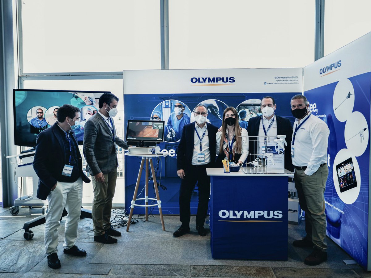 apozo_surgical's tweet photo. 📸 durante la reunión del reencuentro de la @aecirujanos y el equipo #OlympusIberia. 
Gracias y enhorabuena a la organización @rncirugia2021 @pepenoguera3 #RNCirugia2021
#SeeTreatConnect #YourPartnerInSurgery https://t.co/Q41SSVMbqz