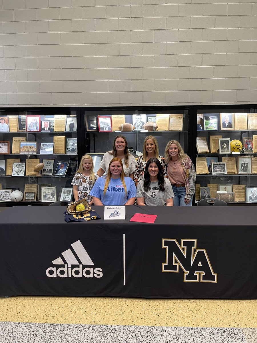 Kadenceeeadams's tweet photo. Officially a Pacer!! Could not be more excited for the future! @CoachpooleU @LLGPedy_McGowan @Linda_McGowan14 @kjhyatt6 https://t.co/c2XfQBBcXL
