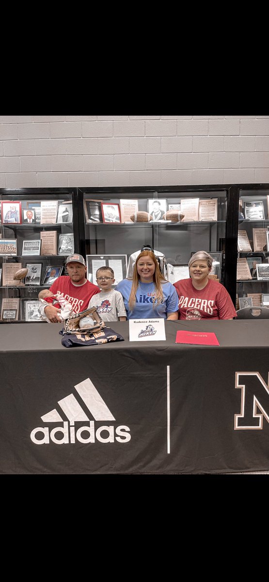 Kadenceeeadams's tweet photo. Officially a Pacer!! Could not be more excited for the future! @CoachpooleU @LLGPedy_McGowan @Linda_McGowan14 @kjhyatt6 https://t.co/c2XfQBBcXL