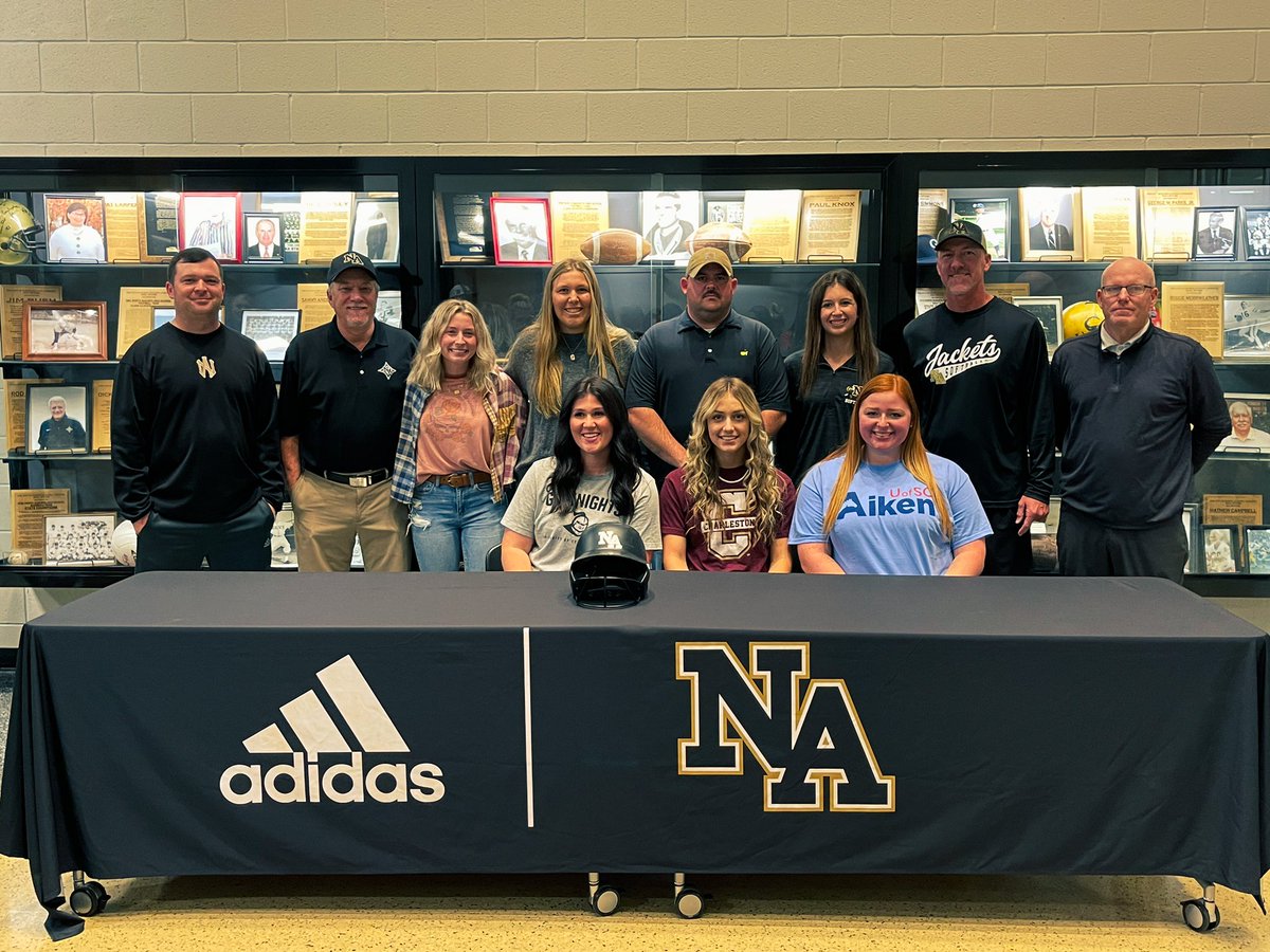 Kadenceeeadams's tweet photo. Officially a Pacer!! Could not be more excited for the future! @CoachpooleU @LLGPedy_McGowan @Linda_McGowan14 @kjhyatt6 https://t.co/c2XfQBBcXL