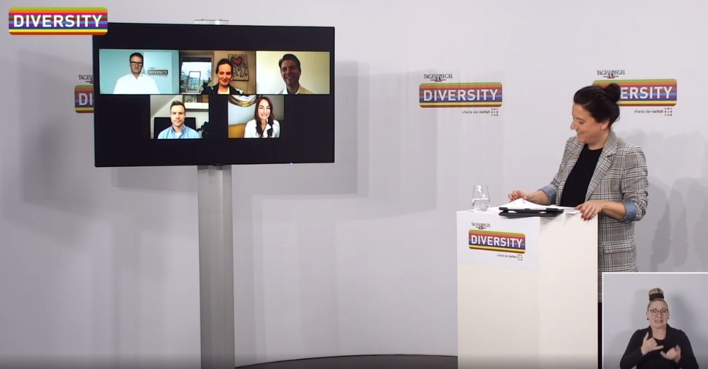 Live_TSP's tweet photo. Jetzt im Panel "#Allyship im Sport – Potenziale für #Diversity und #Inclusion für die Arbeitswelt?" sprechen Stefan Kiefer, @ChartaVielfalt; Tomas Kunzmann, @AllianzPartners; Markus Rehm; Denise Schindler; Nina Straßner, @ChartaVielfalt und @ankeschoen in der Moderation.
#DIV21!B https://t.co/MkcVBcrse9