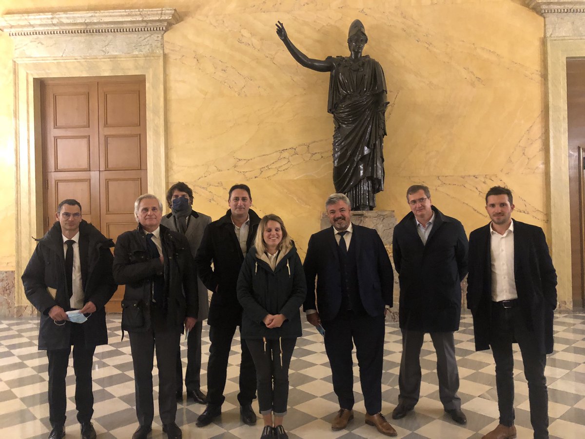 Merci <a href="/MarieLebec78/">Marie Lebec</a> pour cette invitation débat à l’assemblée nationale.

Un dîner riche d’enseignement auprès d’entrepreneurs expérimentés pour échanger sur l’innovation en France et en entreprise, peu importe les choix politiques de chacun.