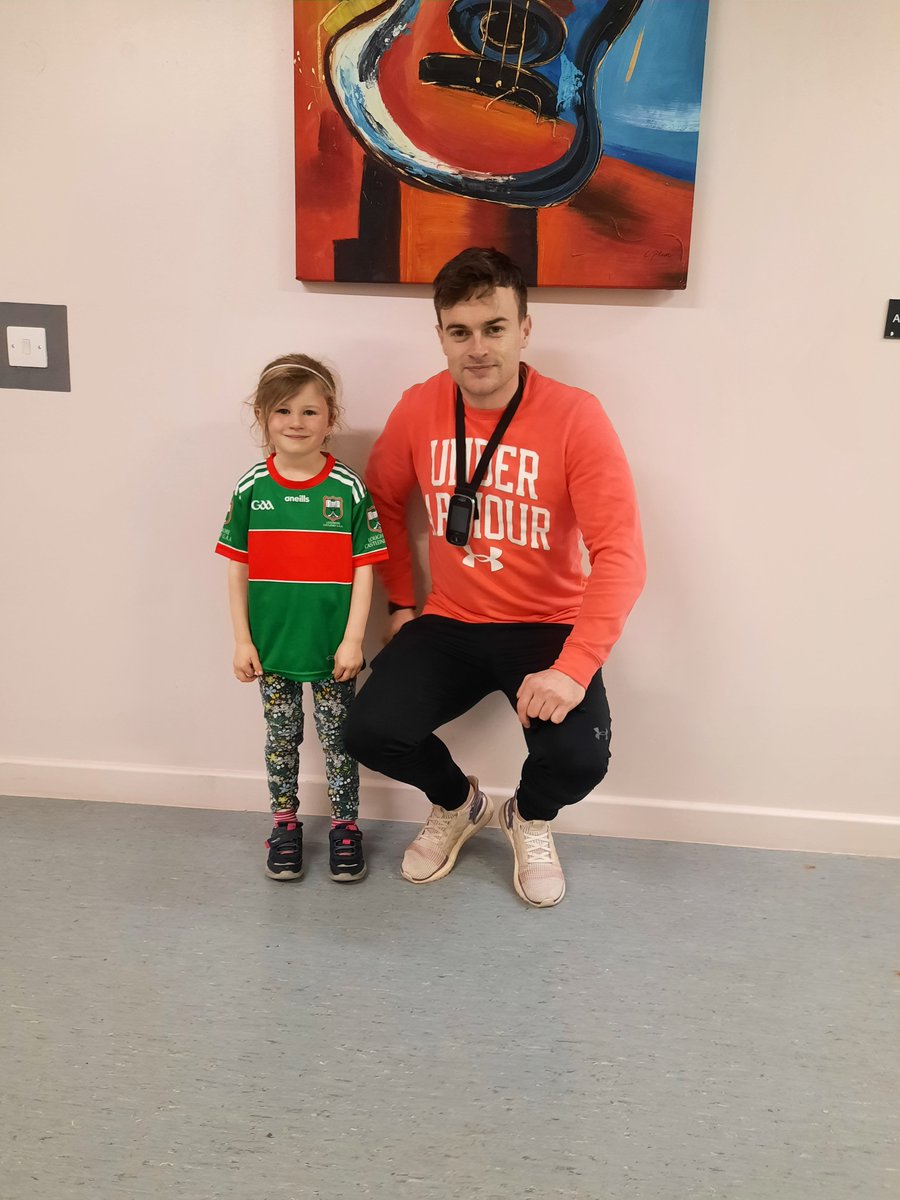 gscoilphortleix's tweet photo. Go nèirì an tàdh le Mùinteoir Tomàs @MossyMcG92 sa chluiche ceannais iomàna @TipperaryGAA Dè Domhnaigh
@Loughmore_Gaa v @thurlessars
#Luach Maigh Caisleàn Laighnigh Abù
#NeverBesh https://t.co/qDvd9f7yAW