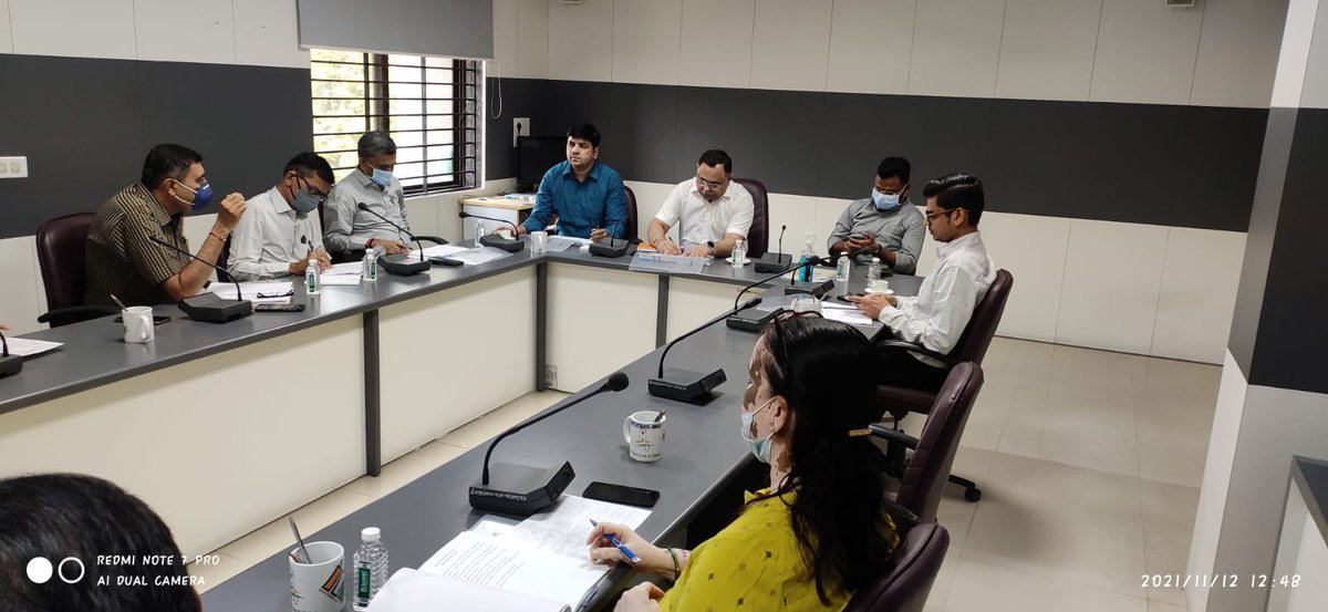 CollectorJamngr's tweet photo. જામનગર શહેર તથા જિલ્લામાં હાલ પ્રગતિ હેઠળના સરકારશ્રીના મહત્વના પ્રોજેકટસ અંગે આજ રોજ માન. પ્રભારી સચિવશ્રી, જામનગર જિલ્લાના અધ્યક્ષ સ્થાને કલેકટરશ્રી, કમિ.શ્રી, જ.વિ.અ.શ્રી તથા અન્ય અધિકારીશ્રીઓ સહ બેઠક યોજી, કામગીરીની સમીક્ષા કરવામાં આવી.
@CMOGuj @trajendrabjp @pkumarias https://t.co/xImajH3ZVH