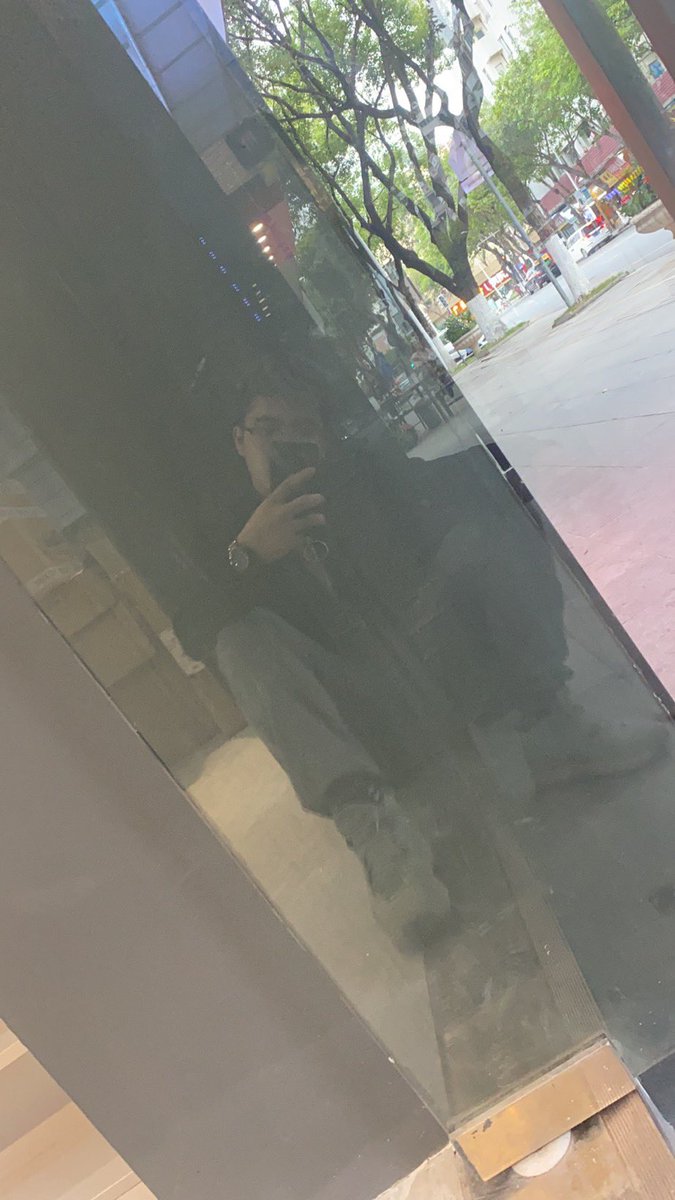 Evasdaddy's tweet photo. 真的好无聊 https://t.co/TnL0J7F3JV