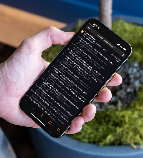 levelsio's tweet image. 💡 iOS has a secret feature to make its screen as dark as a Kindle so you can read at night:

- go to iOS settings -&amp;gt; Accessibility
- go to Zoom -&amp;gt; Zoom Filter
- enable Low Light  ✔️

Combine this with iOS's Smart Invert mode and you now have a low light dark mode reader