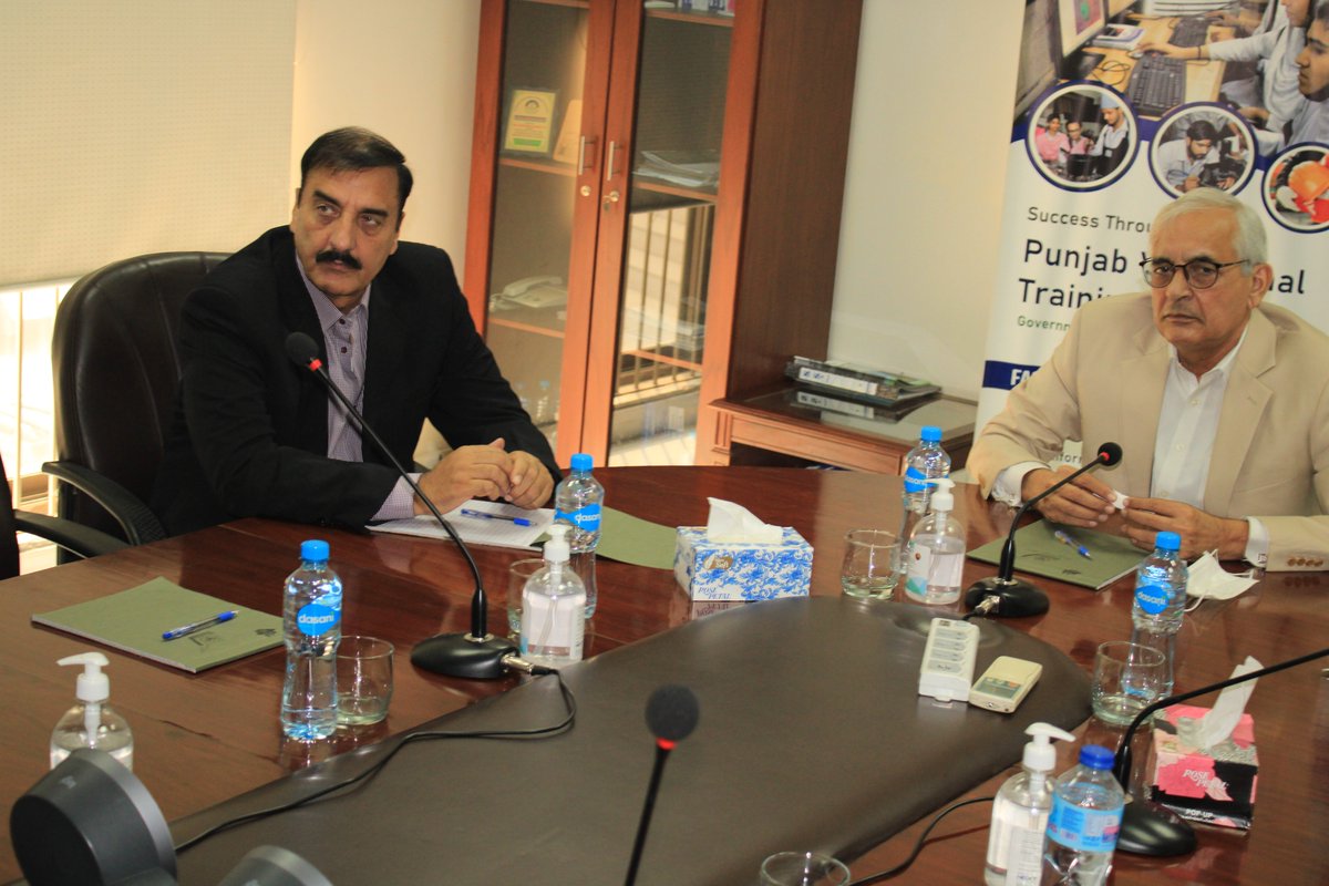 PVTC_Official's tweet photo. The designated Secretary of @punjablabour Liaquat Ali Chatha visited the #PVTC Secretariat and met CHM. #PVTC Maj. Shahnawaz Badar (R) along with the Management Team #PVTC and showed keen interest to replicate the Vocational Training in 65 Schools working under @punjablabour.
1/2 https://t.co/0yrpA1VIGR
