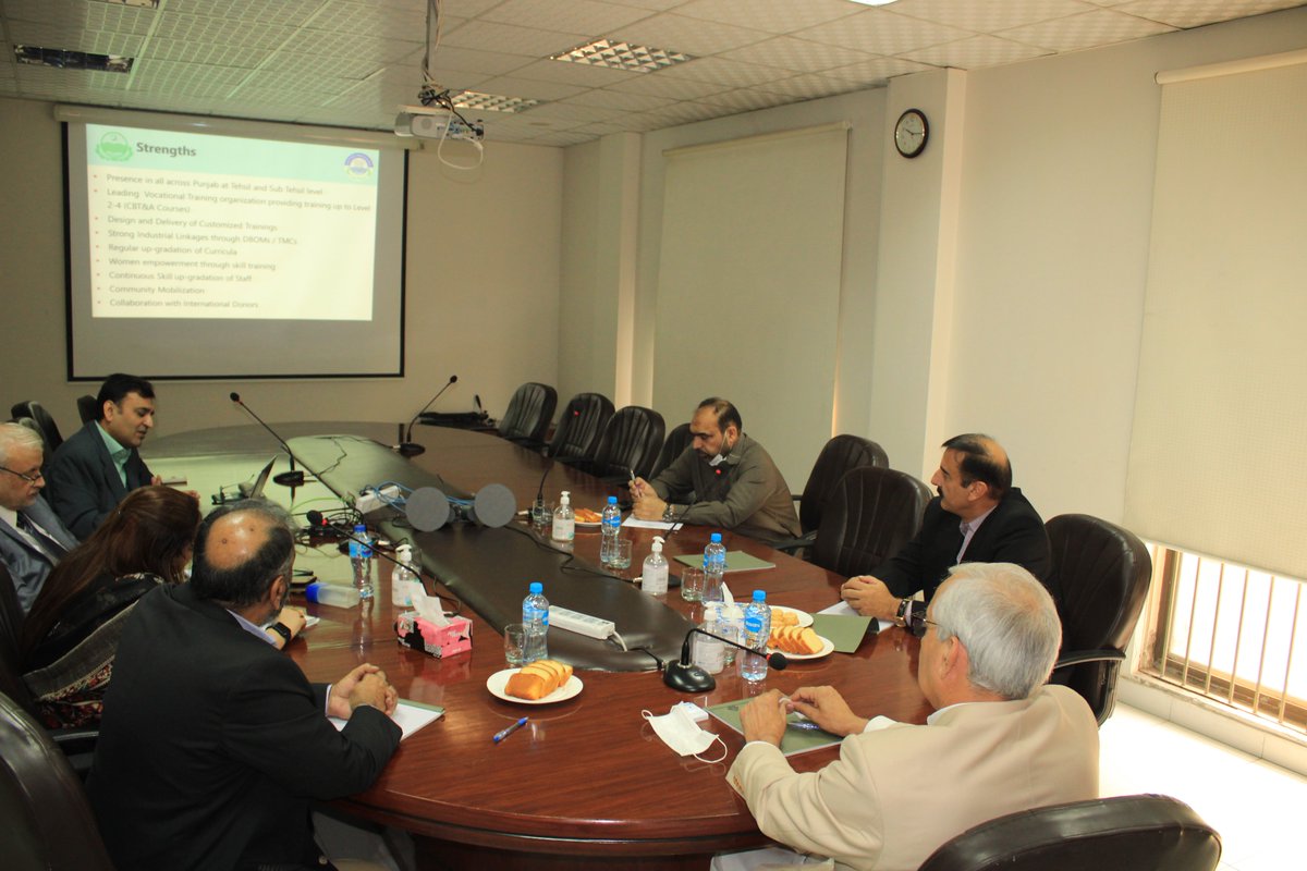PVTC_Official's tweet photo. The designated Secretary of @punjablabour Liaquat Ali Chatha visited the #PVTC Secretariat and met CHM. #PVTC Maj. Shahnawaz Badar (R) along with the Management Team #PVTC and showed keen interest to replicate the Vocational Training in 65 Schools working under @punjablabour.
1/2 https://t.co/0yrpA1VIGR