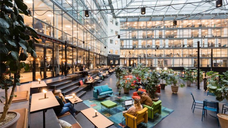 Chef (@tidningenchef) on Twitter photo Trendspaning: Fyra fastighetsbolag berättar om hur de tror att kontoren kommer att se ut i framtiden. Läs om spaningar från <a href="/amffastigheter/">AMF Fastigheter</a>, <a href="/skandfast/">Skandia Fastigheter</a>, <a href="/Vasakronan/">Vasakronan</a> och <a href="/Castellum_ab/">Castellum AB</a> här: bit.ly/3c2ZZqH Trendspaning: Fyra fastighetsbolag berättar om hur de tror att kontoren kommer att se ut i framtiden. Läs om spaningar från <a href="/amffastigheter/">AMF Fastigheter</a>, <a href="/skandfast/">Skandia Fastigheter</a>, <a href="/Vasakronan/">Vasakronan</a> och <a href="/Castellum_ab/">Castellum AB</a> här: bit.ly/3c2ZZqH