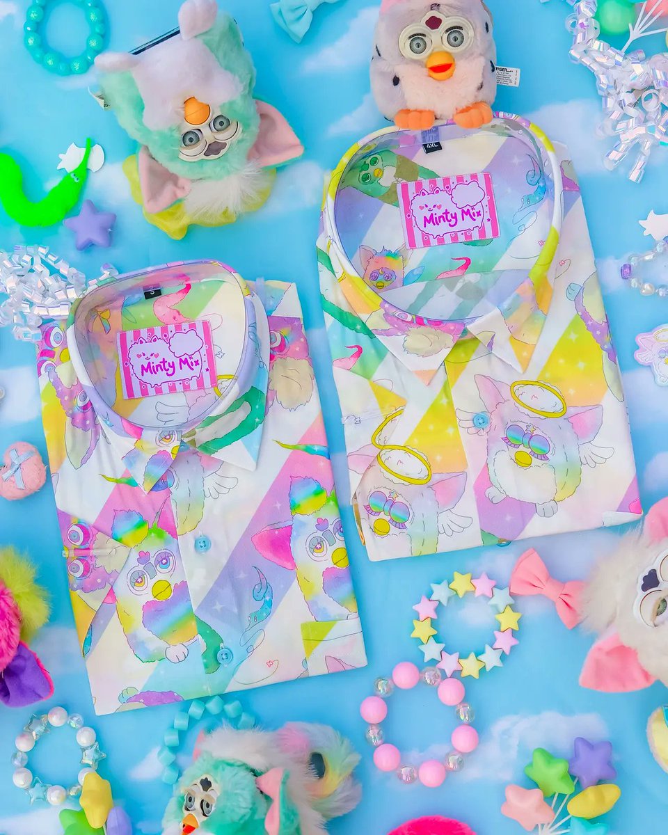 Kammiepompom's tweet photo. https://t.co/uaQSDVOQyr

Hey yall! This Saturday &amp; Sunday I'll have a booth at the Fort Worth Botanic Garden’s Fall Japanese Festival with @chocoweenies ! 

 💖 #furbyshirt 💖 #furby 💖 #furbyfandom 💖 #wormoffthestring 💖 #mintymixshop 💖 #furbyfan 💖 https://t.co/ueL7mnNsrB