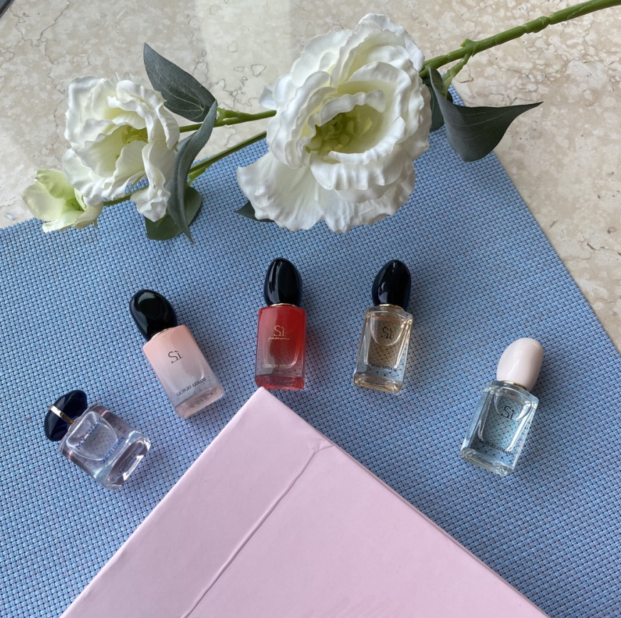 저희 티아나에서는 이벤트활동을 자주 진행하는 편이아닙니다~하지만
한번진행하면 엄청큰폭할인과 이벤트할인을 진행합니다!찾아주세요~
mbb567.com

#생로랑컬리지백 #생로랑클러치 #생로랑카이아
#로에베해먹백 #미러급 #정품급 #미러급명품